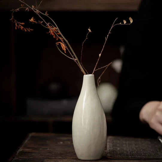 Classic White Ceramic Table Vase - Image 4