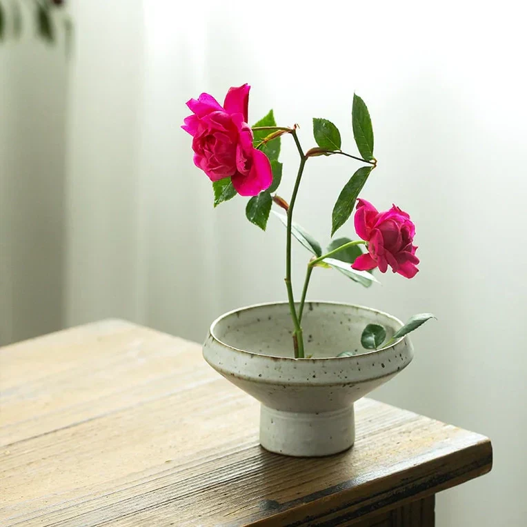 Black and White Ikebana Vase Set - Image 4
