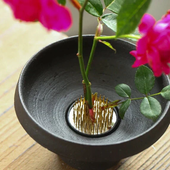 Black and White Ikebana Vase Set - Image 6